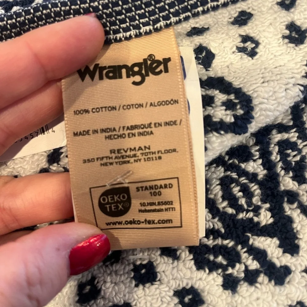 Wrangler Navy and White Floral Bath Towels